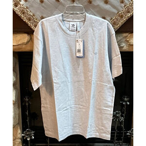 Men's basic grey Adidas T size L￼